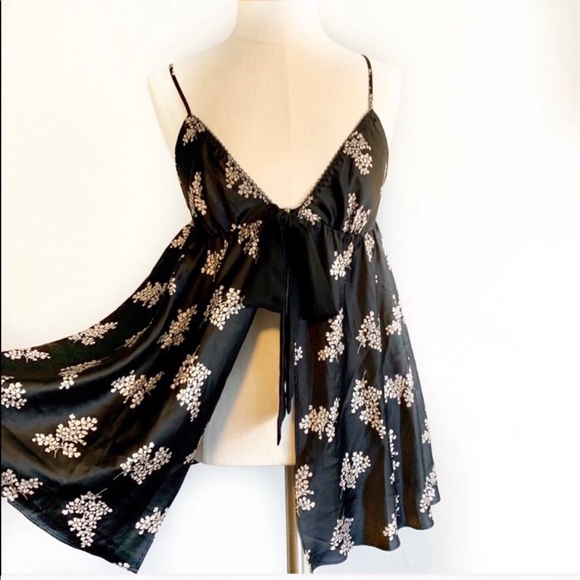 🔴 SOLD 🔴 BNWOT VS Floral Teddy XS - Picture 2 of 8